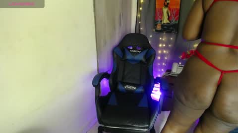 monique78854192 online show from May 9, 5:01 am
