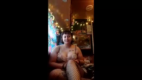 moniqueisalovergirl online show from April 7, 7:03 pm