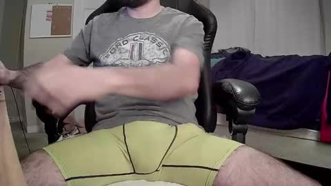 Snapshot of monkey_4u chatting on October 13, 12:32 am monkey_4u online show from October 13, 12:32 am