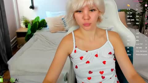 Snapshot of monro_doll chatting on July 12, 10:28 am MONRO online show from July 12, 10:28 am