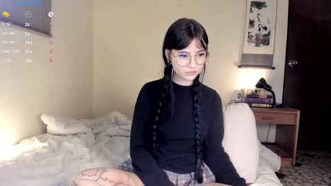 Snapshot of monserrat_gil chatting on March 8, 2:59 am Monserrat Gil onlyfans online show from March 8, 2:59 am