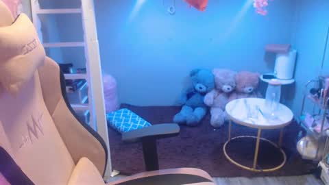 ELYSE A SIMPLE GIRL online show from November 19, 1:49 am