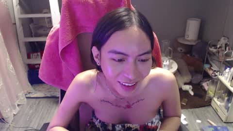 ELYSE A SIMPLE GIRL online show from January 7, 12:40 pm