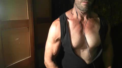 Snapshot of monsterdildos chatting on December 14, 5:07 am monsterdildos online show from December 14, 5:07 am