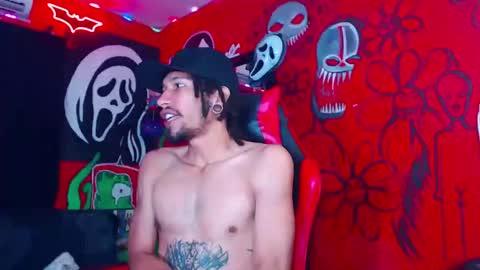 Snapshot of monsterdominationx chatting on October 31, 11:22 am Xavier Rodriguez online show from October 31, 11:22 am