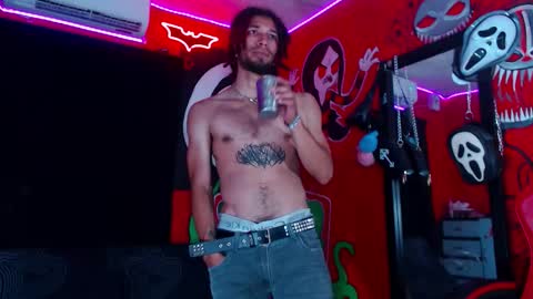 Snapshot of monsterdominationx chatting on December 2, 1:39 pm Xavier Rodriguez online show from December 2, 1:39 pm