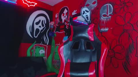 Snapshot of monsterdominationx chatting on December 18, 12:22 pm Xavier Rodriguez online show from December 18, 12:22 pm