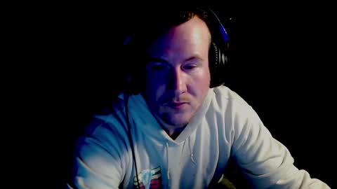 Kingalby817 online show from January 2, 3:15 am