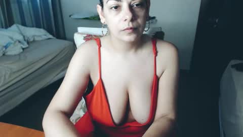 Monse online show from May 17, 6:59 pm