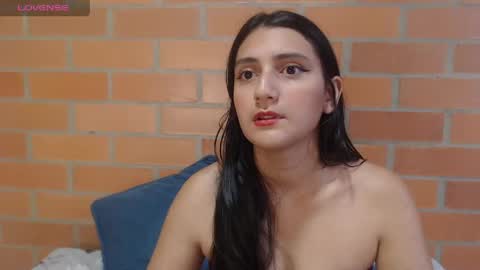 Snapshot of montserrat_jay chatting on April 17, 2:53 pm Luisa online show from April 17, 2:53 pm