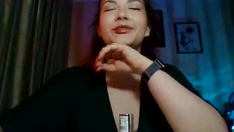 moodiemira online show from May 26, 8:05 pm