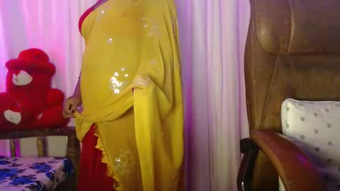 Maya online show from October 21, 11:44 am