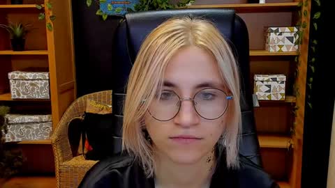 Katrin online show from December 7, 11:12 pm