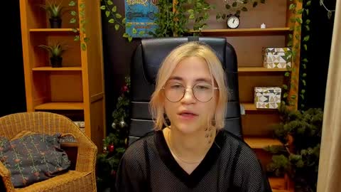 Katrin online show from December 10, 3:01 pm