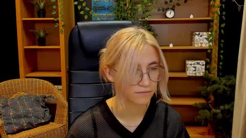 Katrin online show from December 10, 6:17 pm