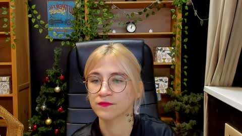 Katrin online show from December 18, 9:08 pm