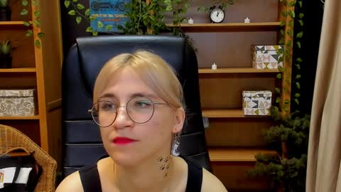 Katrin online show from December 19, 3:18 am