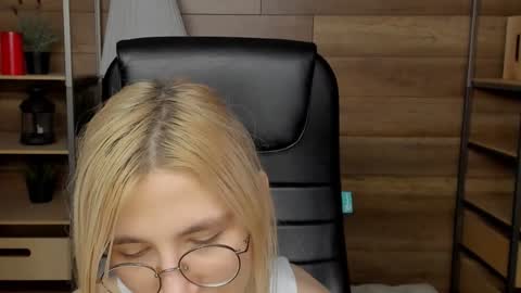 Katrin online show from December 28, 5:14 pm
