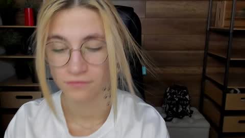 Katrin online show from February 1, 3:41 am
