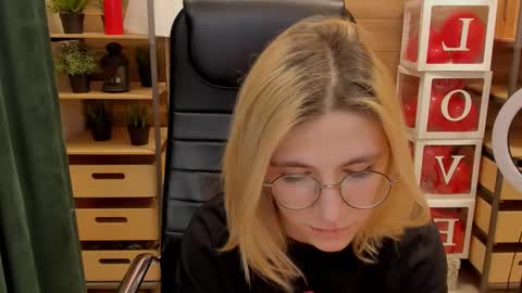 Katrin online show from February 28, 4:10 pm