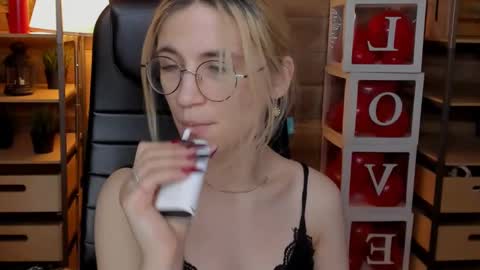 Katrin online show from February 28, 7:14 pm