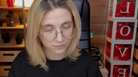 Katrin online show from March 1, 2:15 am