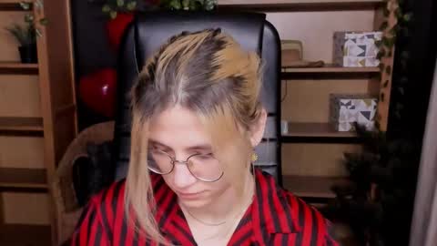 Katrin online show from March 7, 4:22 pm