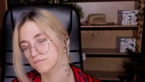 Katrin online show from March 7, 7:27 pm