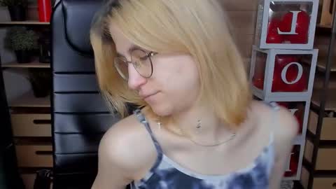 Katrin online show from March 9, 2:54 pm