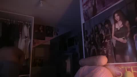 Snapshot of moon189049 chatting on September 21, 12:45 am moon online show from September 21, 12:45 am