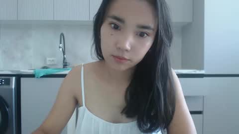 Snapshot of moon48772 chatting on September 10, 4:45 am aspid online show from September 10, 4:45 am