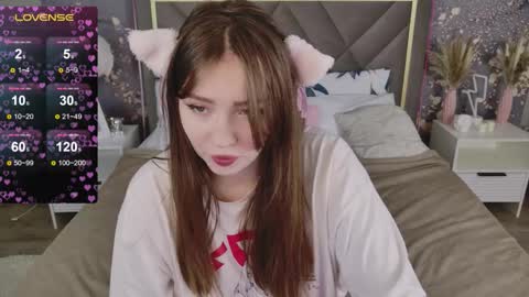 Moon  Bunny online show from November 30, 5:28 pm