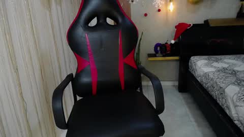 moon_and_fire_ online show from November 10, 3:22 pm