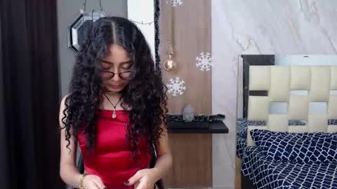 moon_and_fire_ online show from January 12, 5:56 am