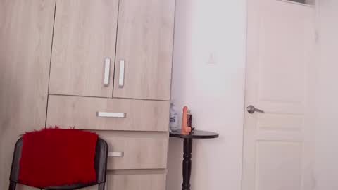 moon_f00x online show from February 8, 11:13 pm