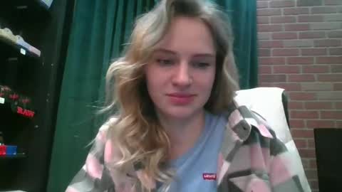 moon_light_girl online show from February 28, 11:12 pm