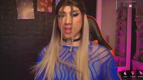 moon_nia online show from May 19, 11:00 pm