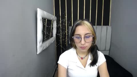 MOON SHUT online show from March 4, 12:22 pm