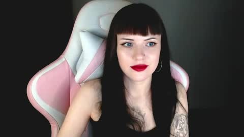  sophie  online show from April 19, 6:10 pm