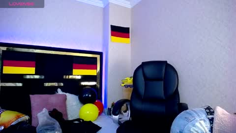 Snapshot of moon_water__ chatting on September 30, 11:48 am Moon Water online show from September 30, 11:48 am