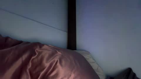 Snapshot of moona_luna21 chatting on October 15, 2:55 am moona_luna21 online show from October 15, 2:55 am