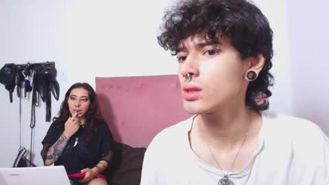 moonandzukko online show from March 23, 5:06 pm