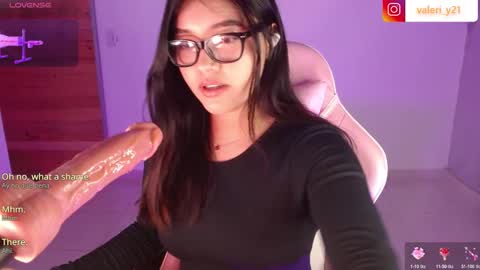 Snapshot of moonbella_bell chatting on March 6, 5:37 am bell online show from March 6, 5:37 am