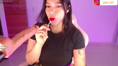 Snapshot of moonbella_bell chatting on March 24, 5:34 am bell online show from March 24, 5:34 am