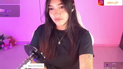 Snapshot of moonbella_bell chatting on June 16, 3:31 am bell online show from June 16, 3:31 am