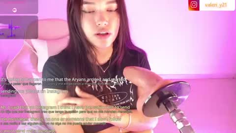 Snapshot of moonbella_bell chatting on June 22, 3:25 am bell online show from June 22, 3:25 am