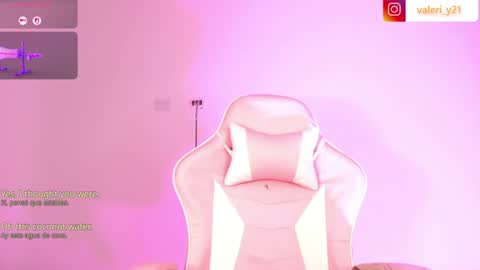 Snapshot of moonbella_bell chatting on June 27, 5:12 am bell online show from June 27, 5:12 am