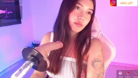 Snapshot of moonbella_bell chatting on July 21, 4:04 am bell online show from July 21, 4:04 am