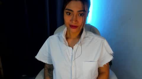 Snapshot of moonie_baddie31 chatting on September 24, 5:05 pm moonie_baddie31 online show from September 24, 5:05 pm