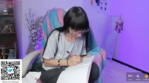 Snapshot of moonlady_ chatting on September 25, 5:22 am MOON online show from September 25, 5:22 am